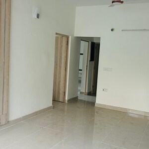 Room in 3 BHK Builder Floor at Arun Vihar – for Rent