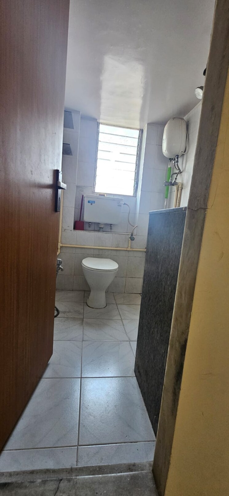 Bathroom, colaba 1 Bedroom 400 Sq.Ft. Apartment In Colaba Mumbai 9475366