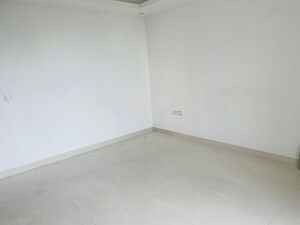 Room in 2 BHK Builder Floor at Sector 45 – for Rent