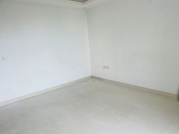 Room in 2 BHK Builder Floor at Sector 45 – for Rent