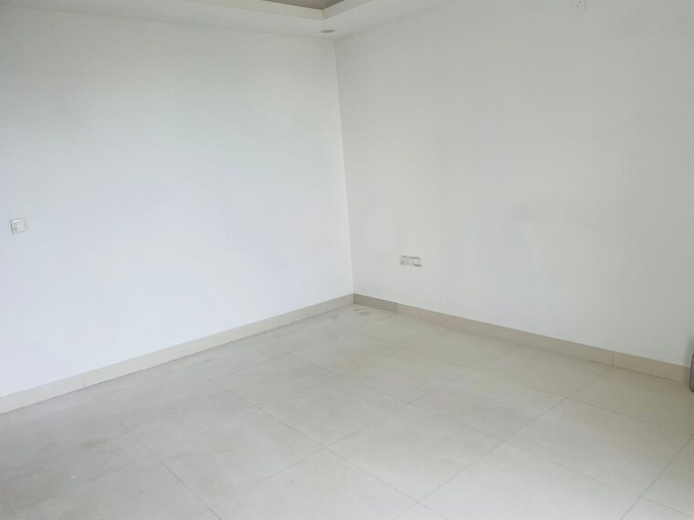 Room, sector 45 2 Bedroom 1350 Sq.Ft. Builder Floor In Sector 45 Gurgaon 9475344