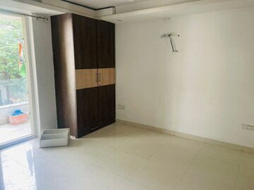 Room in 2 BHK Builder Floor at Sector 45 – for Rent