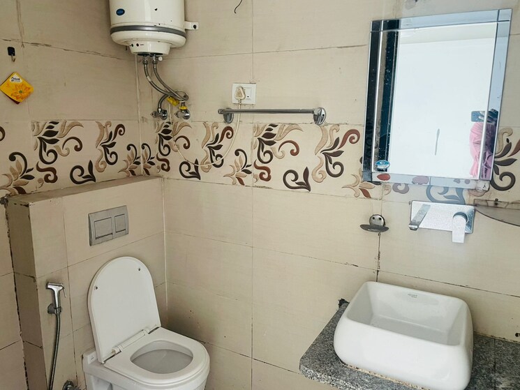 Bathroom, sector 45 2 Bedroom 1350 Sq.Ft. Builder Floor In Sector 45 Gurgaon 9475344