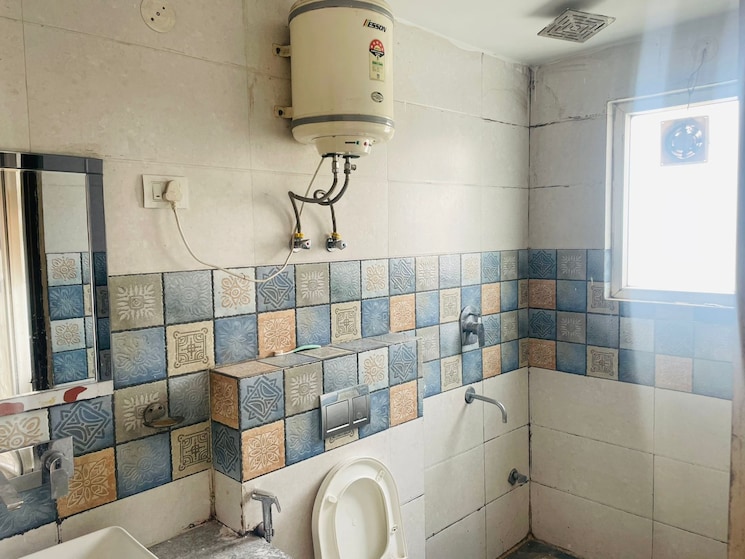 Bathroom, sector 45 2 Bedroom 1350 Sq.Ft. Builder Floor In Sector 45 Gurgaon 9475344