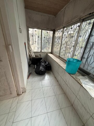 Parking in 1 BHK Apartment at Khar West – for Rent