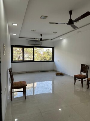 2.5 BHK Apartment For Rent in Churchgate