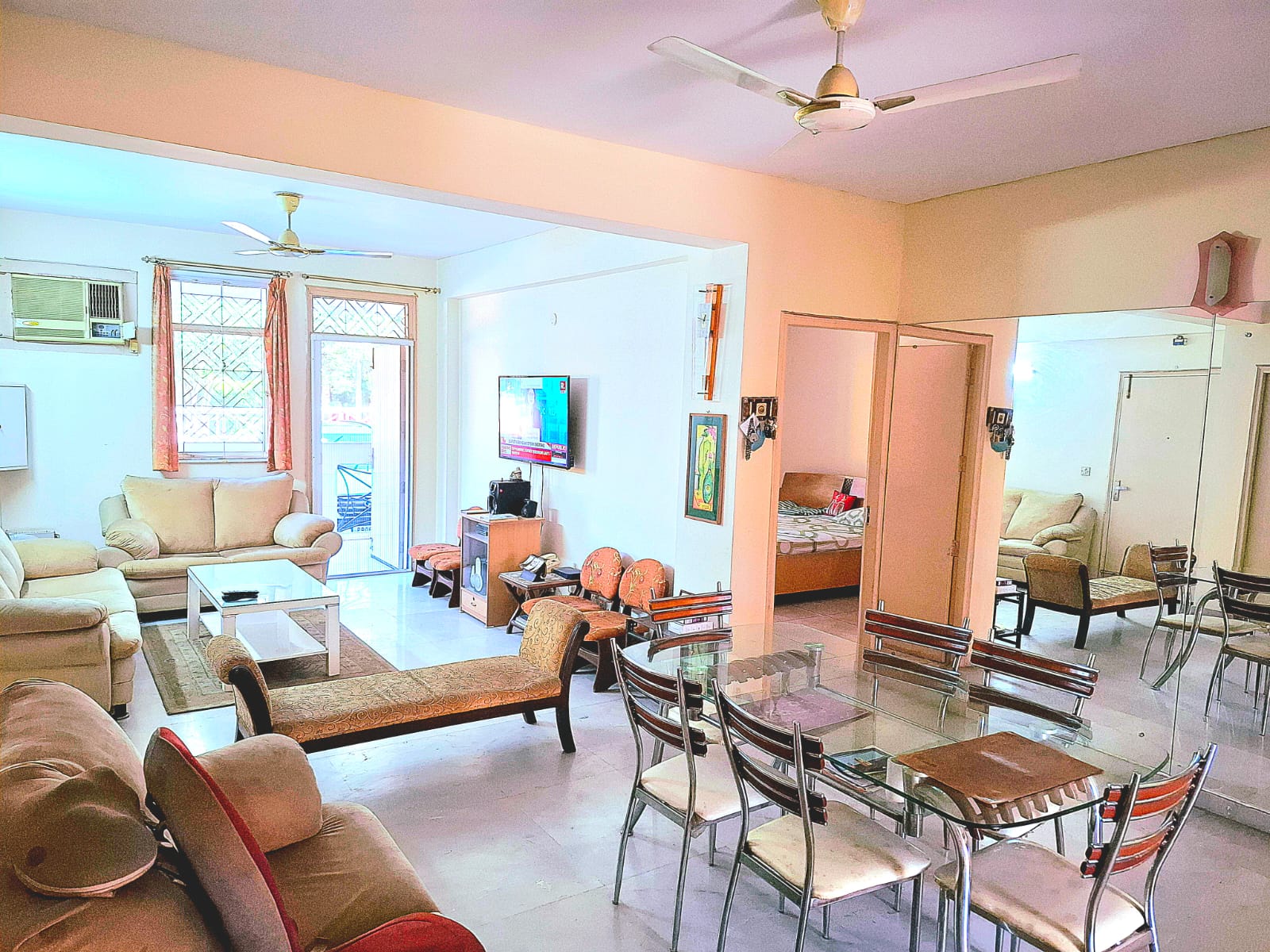 3 BHK 2020 Sq.Ft. Builder Floor in Tanvi villa