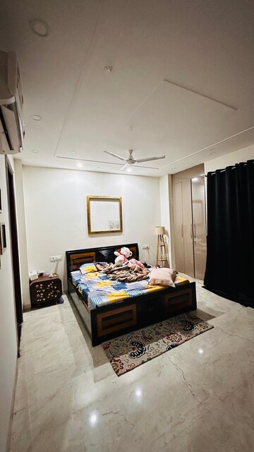 Bedroom in 3 BHK Builder Floor at Tanvi villa, Sector 45 – for Rent