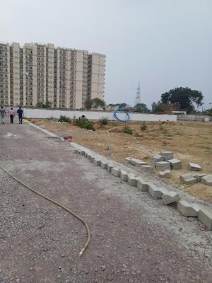 Master Bedroom in 3 BHK Apartment at Ajit Oro Atlantis, Jankipuram – for Sale