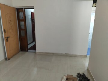 Room in 1 RK Apartment at Satyam CHS Naupada, Naupada – for Rent
