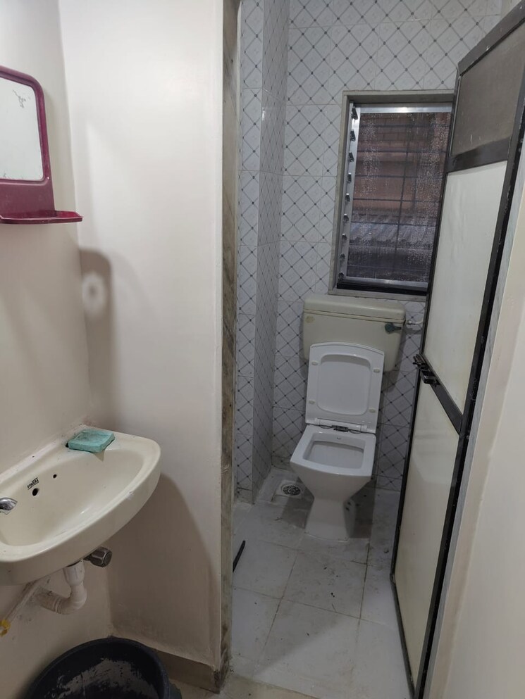Bathroom, satyam-chs-naupada 1 RK 300 Sq.Ft. Apartment In Naupada Thane 9475483
