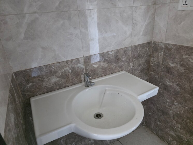 Bathroom, sargam-chs-nanded 3 Bedroom 1450 Sq.Ft. Apartment In Sinhagad Road Pune 9475498