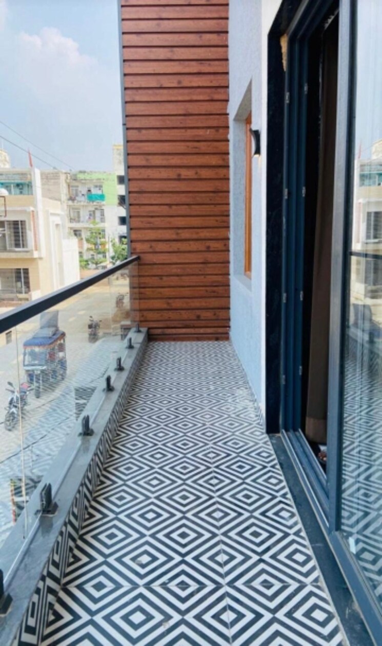 Balcony, vision-homes-ghazipur 3 Bedroom 135 Sq.Yd. Independent House In Ghazipur Zirakpur 9475511