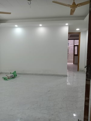 Room in 3 BHK Builder Floor at Malviya Nagar – for Rent