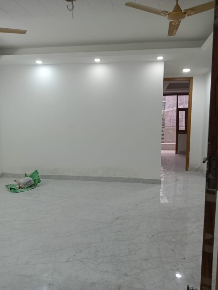 Room, malviya nagar 3 Bedroom 1100 Sq.Ft. Builder Floor In Malviya Nagar Delhi 9475503