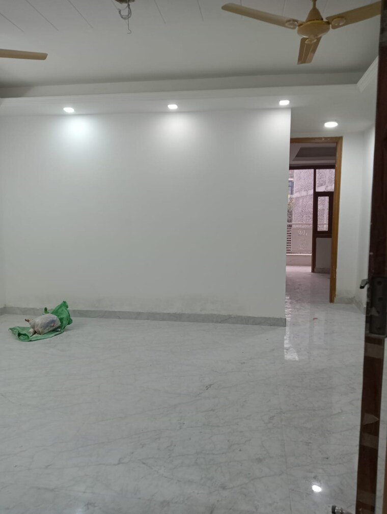 Room, malviya nagar 3 Bedroom 1100 Sq.Ft. Builder Floor In Malviya Nagar Delhi 9475503