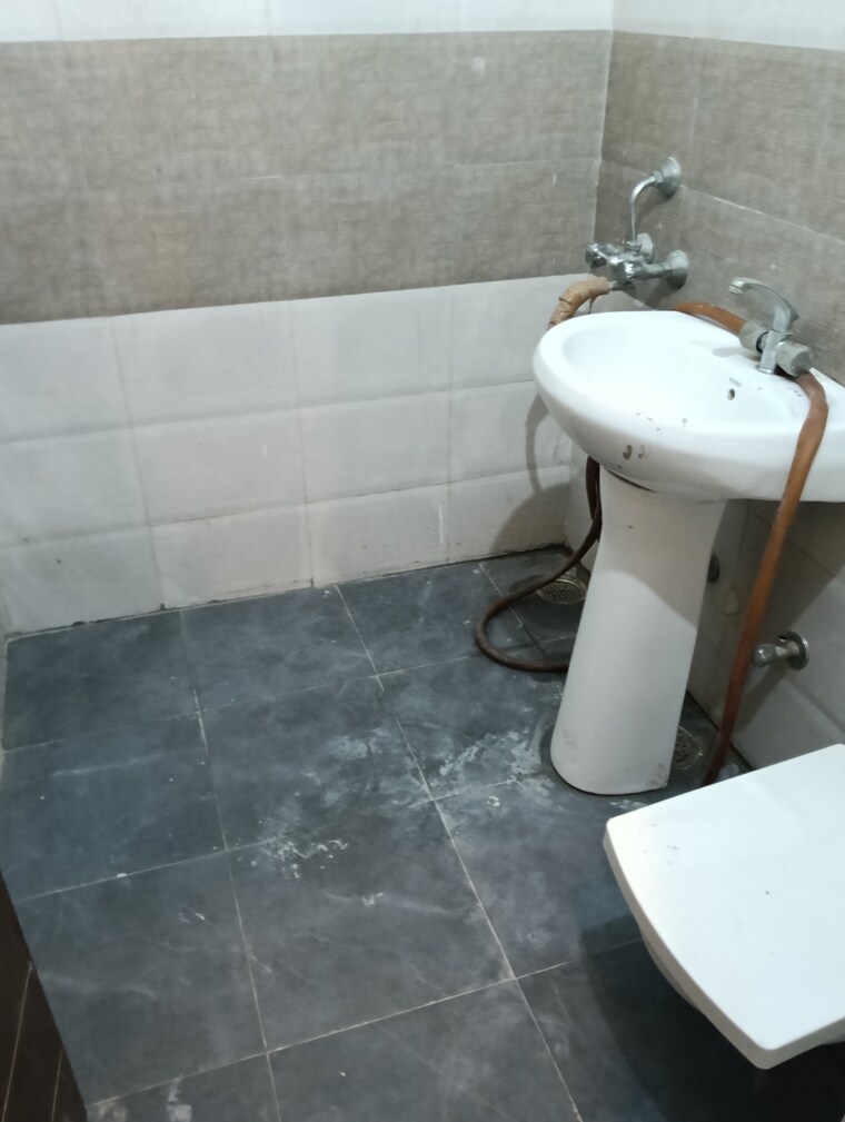 Bathroom, dhakoli 2 Bedroom 1098 Sq.Ft. Apartment In Dhakoli Zirakpur 9476061