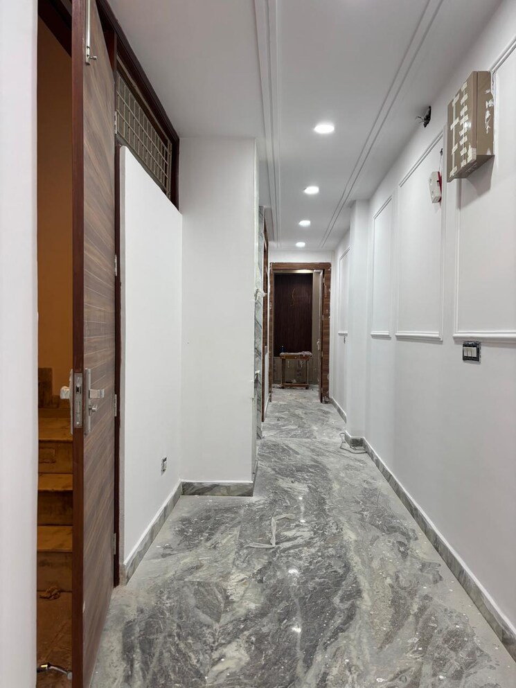 Other, malviya nagar 3 Bedroom 1100 Sq.Ft. Builder Floor In Malviya Nagar Delhi 9475544