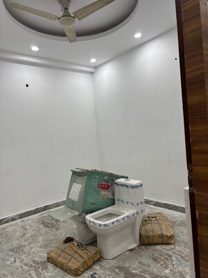 Room in 3 BHK Builder Floor at Malviya Nagar – for Rent