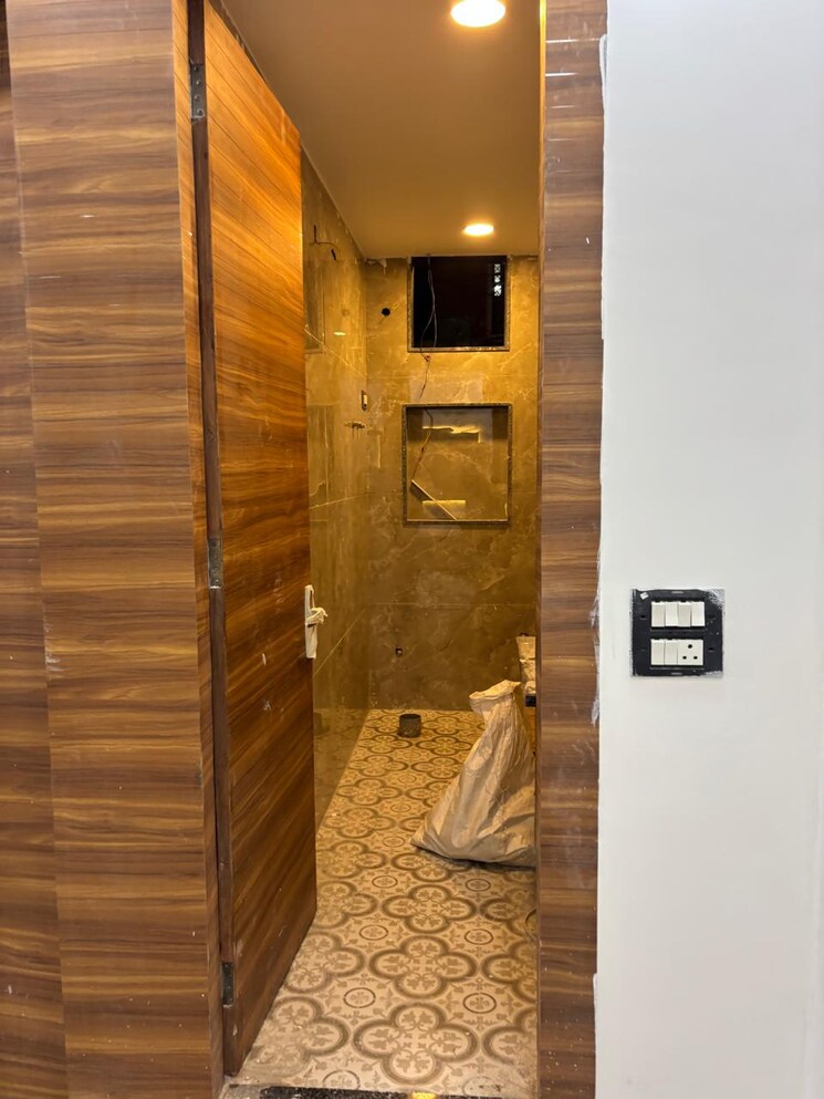 Bathroom, malviya nagar 3 Bedroom 1100 Sq.Ft. Builder Floor In Malviya Nagar Delhi 9475544