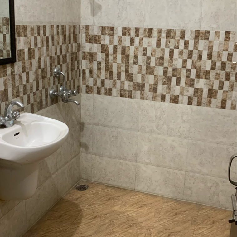 Bathroom, patiala road 3.5 Bedroom 1350 Sq.Ft. Builder Floor In Patiala Road Zirakpur 9475556