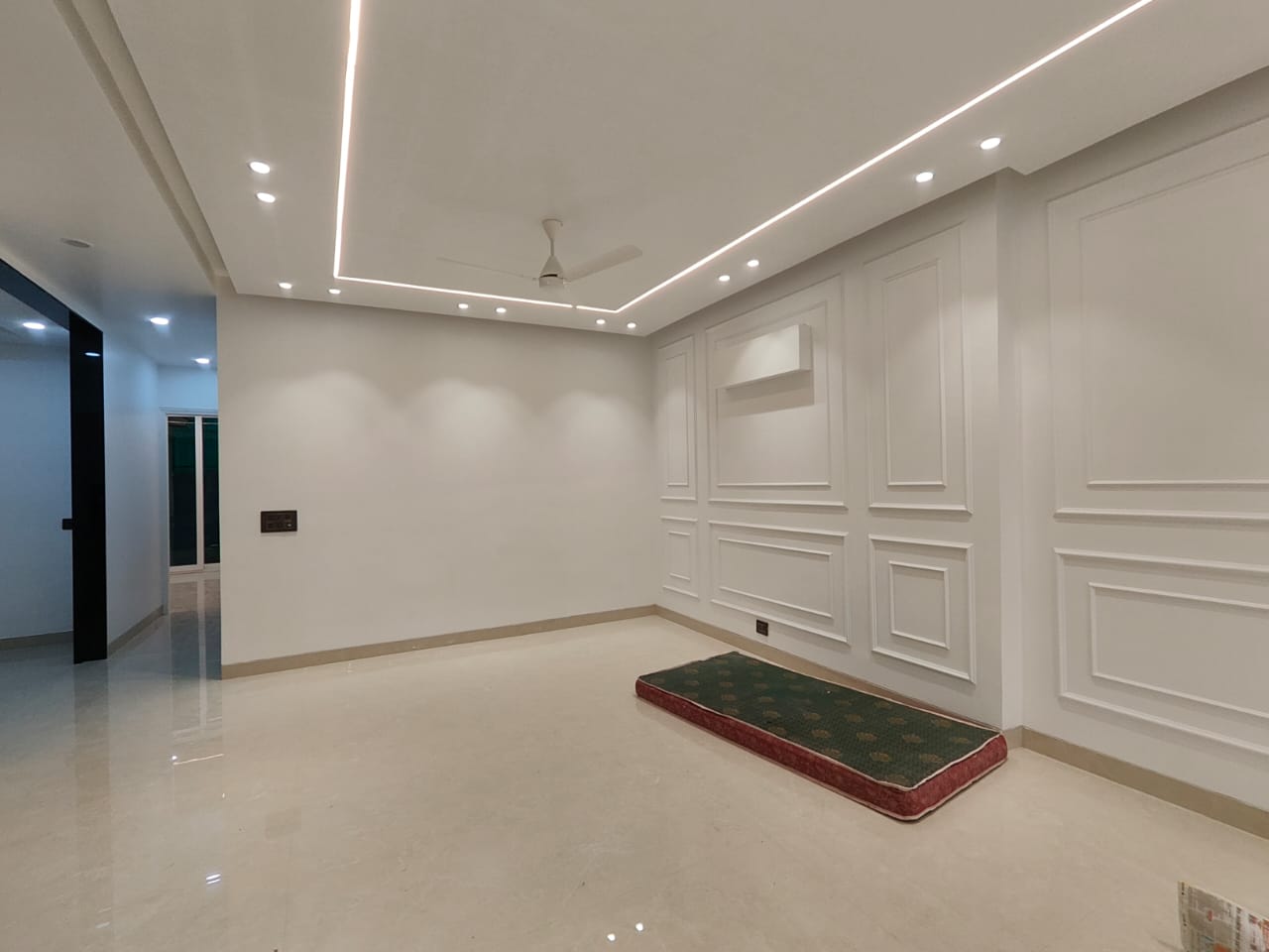 3 BHK + Servant Room Builder Floor For Sale in Greater Kailash II