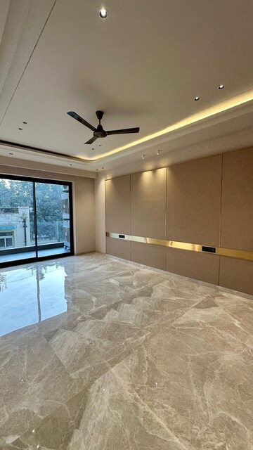 Room in 4 BHK Builder Floor at Greater Kailash I – for Sale