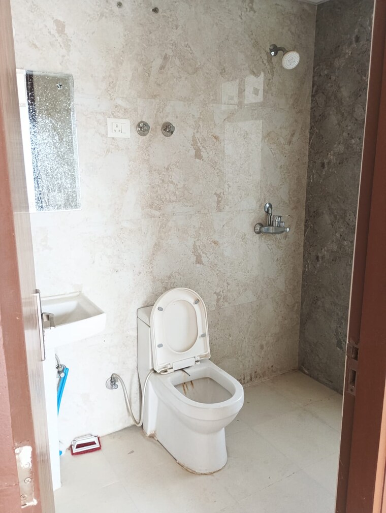 Bathroom, sector 12 panchkula 6 Bedroom 2624 Sq.Ft. Builder Floor In Sector 12 Panchkula Panchkula 9475722