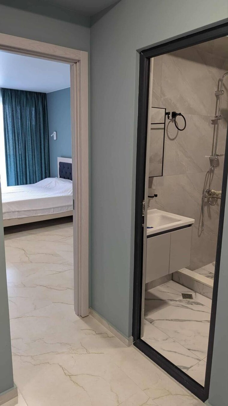Bathroom, ss-mayfield-gardens 3 Bedroom 1550 Sq.Ft. Apartment In Sector 51 Gurgaon 9475570
