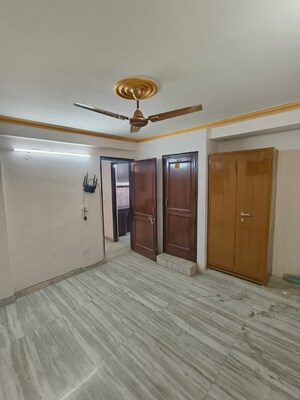 Room in 2 BHK Builder Floor at Malviya Nagar – for Rent