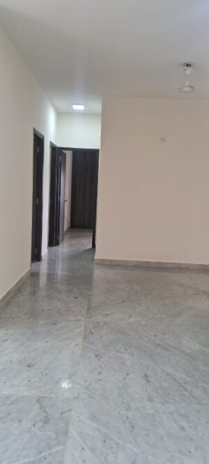 Room in 3 BHK Apartment at Lodha Luxuria Priva, Majiwada – for Sale