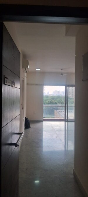 Room in 3 BHK Apartment at Lodha Luxuria Priva, Majiwada – for Sale