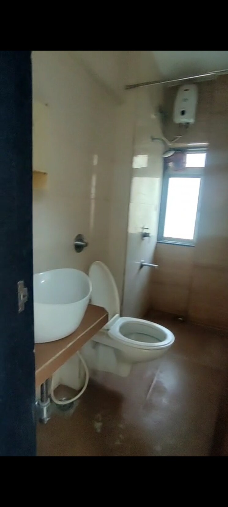 Bathroom, sheela-smruti-apartment 1 RK 330 Sq.Ft. Apartment In Vile Parle East Mumbai 9475917