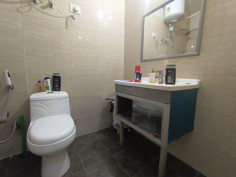 Master Bedroom, tulip-purple 1 Bedroom 450 Sq.Ft. Apartment In Sector 69 Gurgaon 9475684