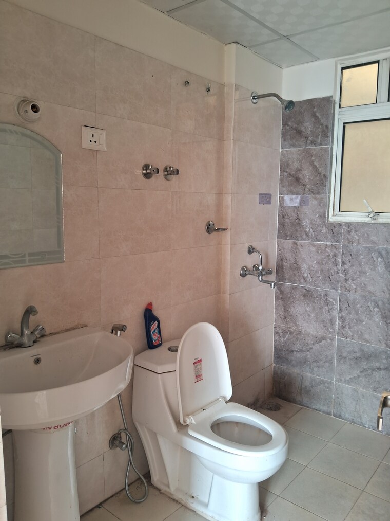 Bathroom, mittal-rajnagar-residency 2 Bedroom 1055 Sq.Ft. Apartment In Raj Nagar Extension Ghaziabad 9475716