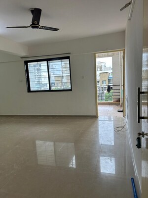 Room in 2 BHK Apartment at Shreyas Palladium Exotica Phase II, Dhanori – for Rent