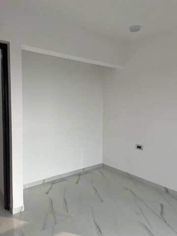 Room in 1 BHK Apartment at Nahar Amaryllis Towers and Plaza, Chandivali – for Rent