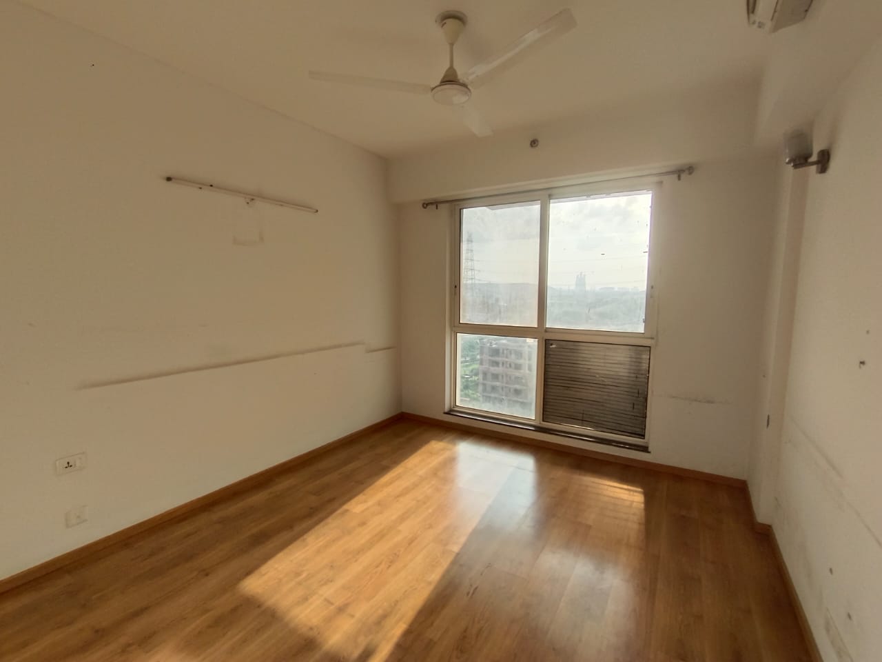 3.5 BHK + Pooja Room Apartment For Rent in M3M Escala