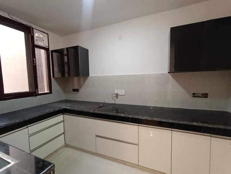 Kitchen, rwa-residential-society-sector-46 3 Bedroom 2000 Sq.Ft. Builder Floor In Sector 46 Gurgaon 9476018