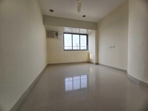 Room in 4 BHK Apartment at Prabhadevi – for Sale