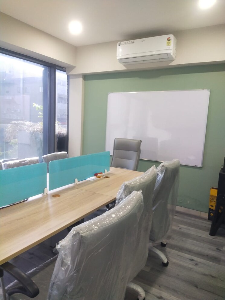 Team Area, shreeya-atlanta Commercial Office Space 1010 Sq.Ft. In Thaltej Ahmedabad 9475953