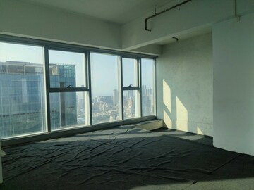 Room in 4 BHK Apartment at Peninsula Salsette 27, Byculla – for Sale