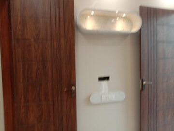 Furnished Amenities in 3 BHK Builder Floor at Dwarka Mor – for Sale