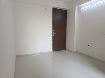 Room in 3 BHK Apartment at Tulip Violet, Sector 69 – for Rent