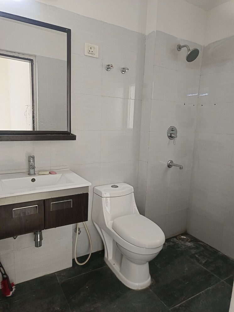 Attached Bathroom, tulip-violet 3 Bedroom 1578 Sq.Ft. Apartment In Sector 69 Gurgaon 9476142