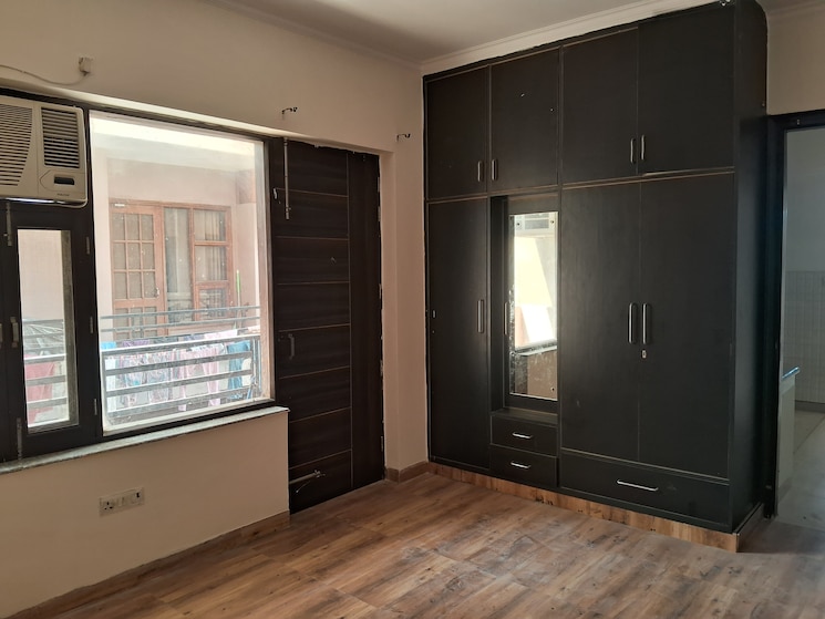 Room, sector 47 2 Bedroom 1500 Sq.Ft. Builder Floor In Sector 47 Gurgaon 9476153