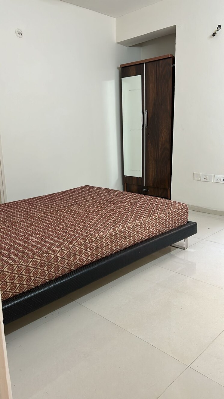 Bedroom, tulip-violet 4 Bedroom 2010 Sq.Ft. Apartment In Sector 69 Gurgaon 9476198