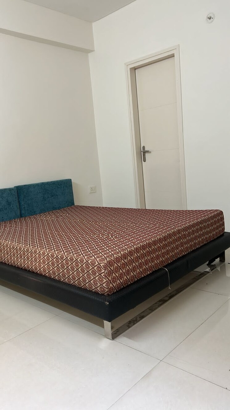 Bedroom, tulip-violet 4 Bedroom 2010 Sq.Ft. Apartment In Sector 69 Gurgaon 9476198