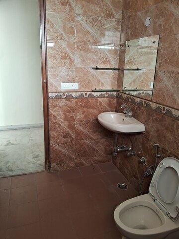 Bathroom in 3.5 BHK Builder Floor at Sector 47 – for Rent