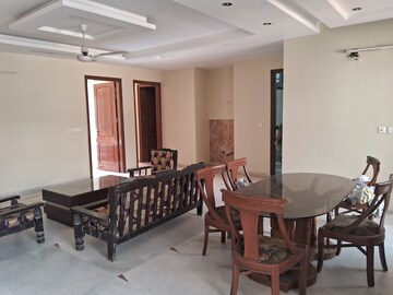 Living Room in 3.5 BHK Builder Floor at Sector 47 – for Rent